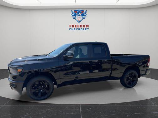 Diamond Black Crystal Pearlcoat 2023 RAM 1500 Big Horn/Lone Star