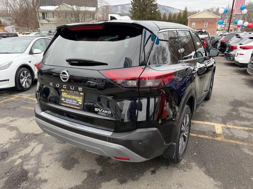 2021 Nissan Rogue SV