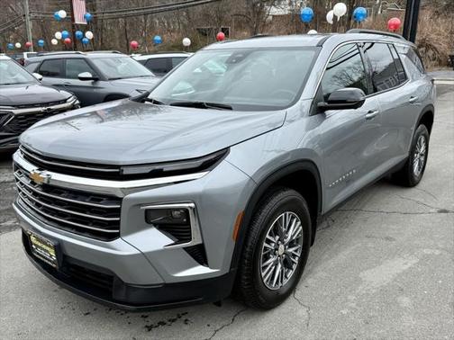 2024 Chevrolet Traverse LT