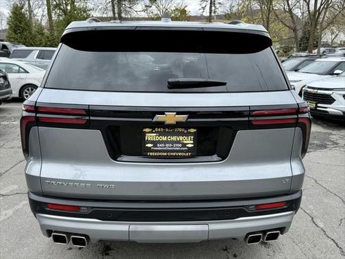 2024 Chevrolet Traverse LT