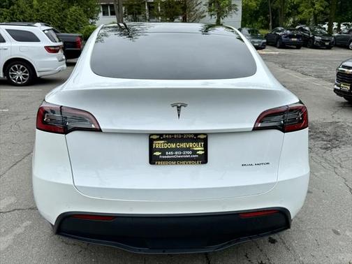 2022 Tesla Model Y Long Range Dual Motor All-Wheel Drive