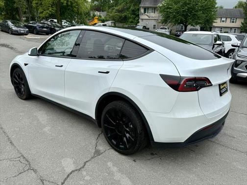 2022 Tesla Model Y Long Range Dual Motor All-Wheel Drive