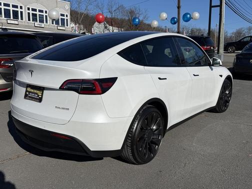 2022 Tesla Model Y Performance Dual Motor All-Wheel Drive