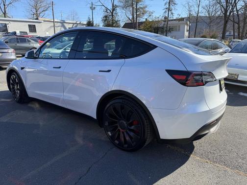 2022 Tesla Model Y Performance Dual Motor All-Wheel Drive