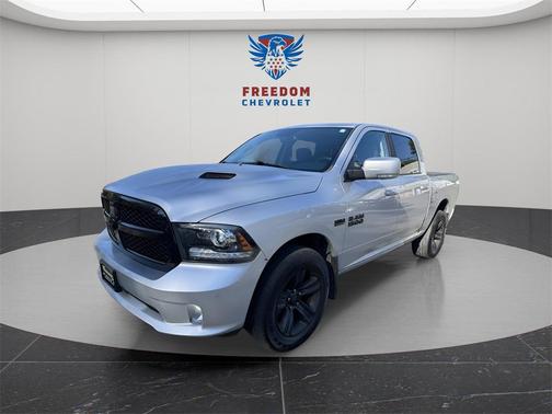 2018 RAM 1500 Night Crew Cab 4x4 5'7' Box