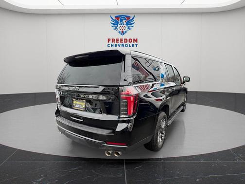 2025 Chevrolet Suburban 4WD Z71