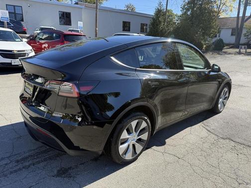 2022 Tesla Model Y Long Range Dual Motor All-Wheel Drive
