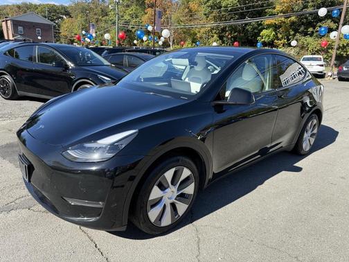 2022 Tesla Model Y Long Range Dual Motor All-Wheel Drive