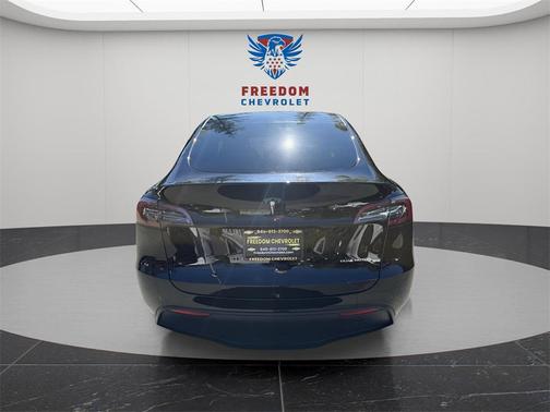 2022 Tesla Model Y Long Range Dual Motor All-Wheel Drive