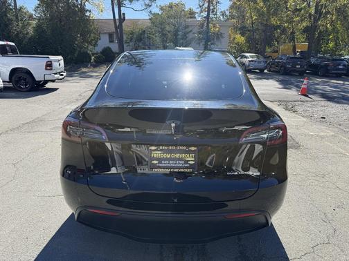 2022 Tesla Model Y Long Range Dual Motor All-Wheel Drive