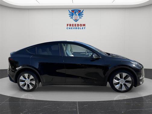 2022 Tesla Model Y Long Range Dual Motor All-Wheel Drive