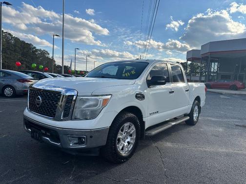 2017 Nissan Titan SV