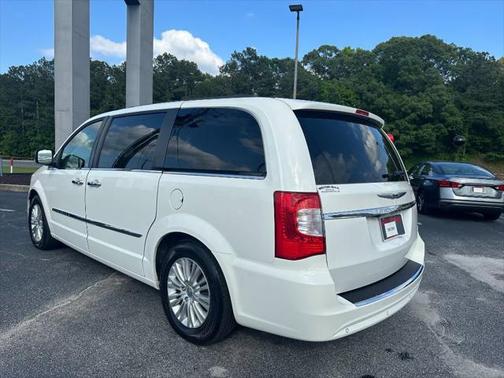 2013 Chrysler Town & Country Touring-L