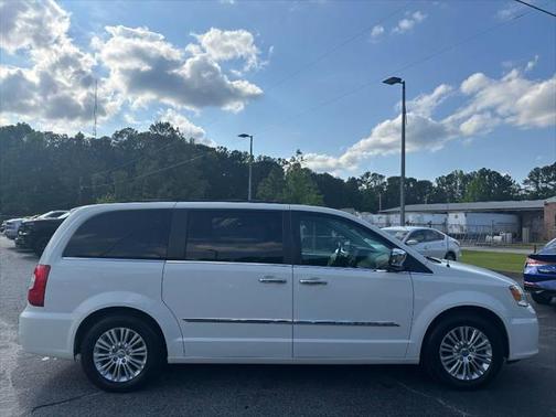 2013 Chrysler Town & Country Touring-L
