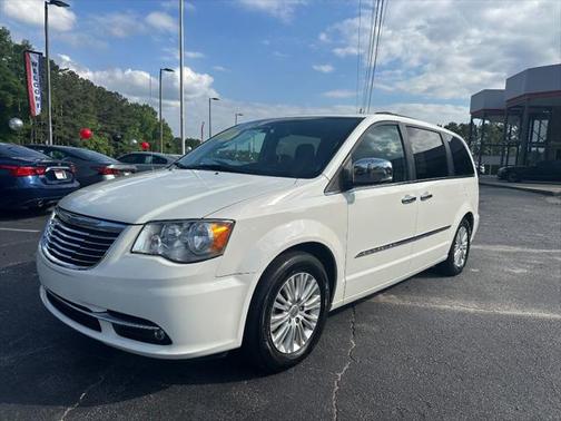 2013 Chrysler Town & Country Touring-L