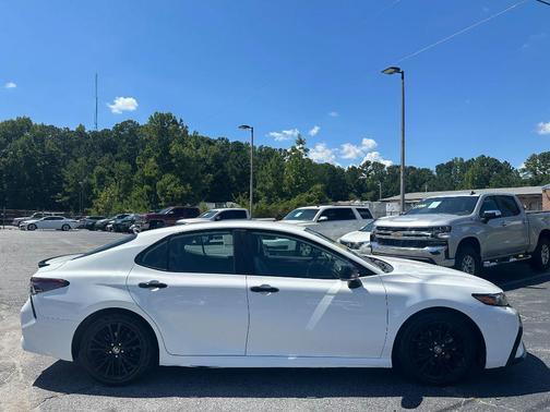 2022 Toyota Camry SE