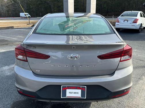 2020 Hyundai ELANTRA SE
