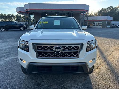 2022 Nissan Frontier SV