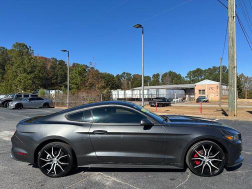 2017 Ford Mustang V6