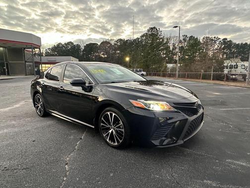 2019 Toyota Camry SE