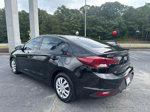 2019 Hyundai ELANTRA SE
