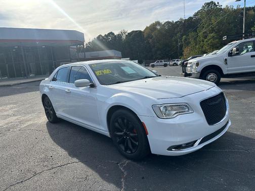 2017 Chrysler 300 Limited