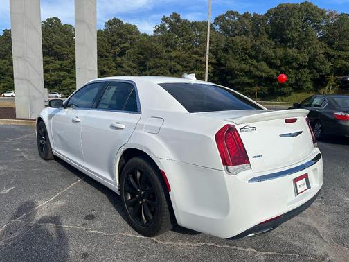 2017 Chrysler 300 Limited