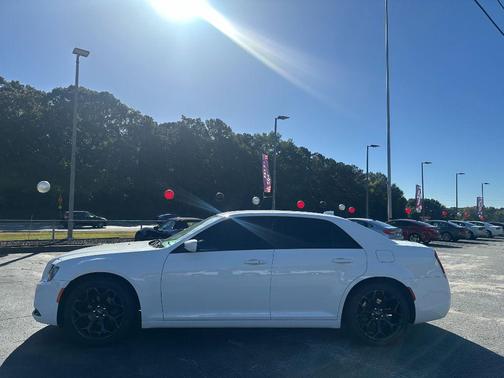 2017 Chrysler 300 Limited