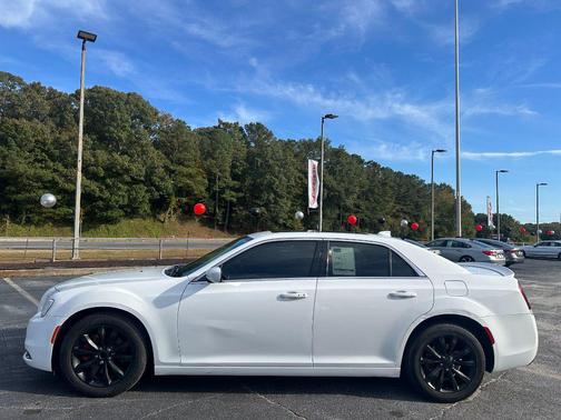 2017 Chrysler 300 Limited