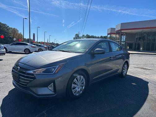 2019 Hyundai ELANTRA SE