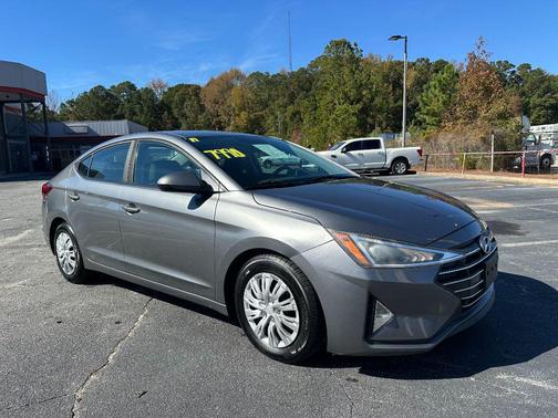 2019 Hyundai ELANTRA SE