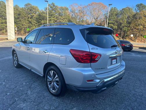 2019 Nissan Pathfinder SL