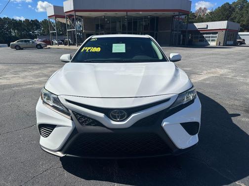 2020 Toyota Camry SE