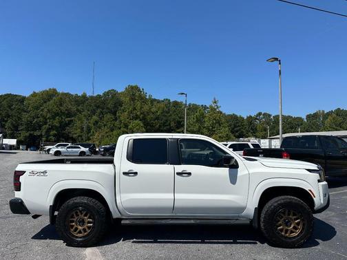 2022 Nissan Frontier S