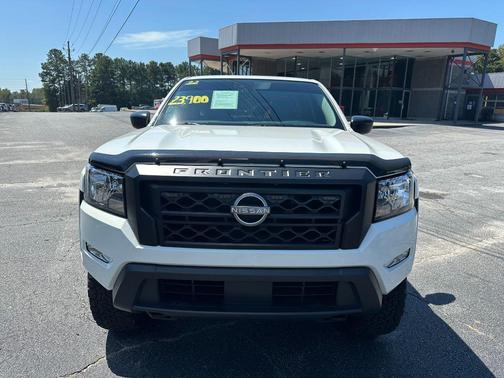 2022 Nissan Frontier S