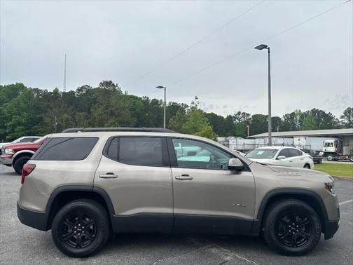 2022 GMC Acadia AWD AT4