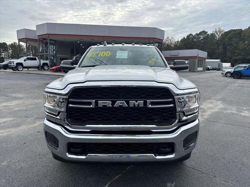 2019 RAM 3500 Tradesman Crew Cab 4x4 8' Box