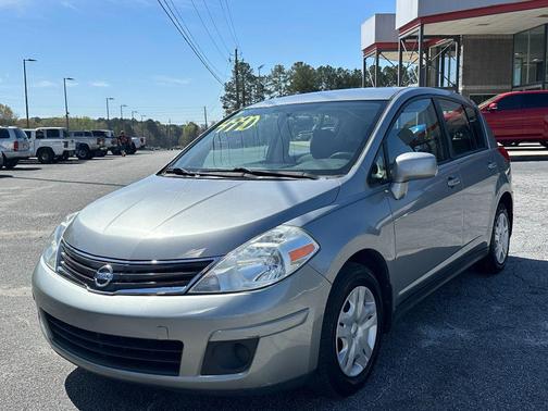2011 Nissan Versa 1.8 SL