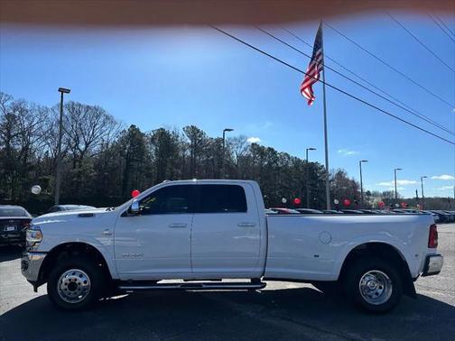 2022 RAM 3500 Laramie Crew Cab 4x4 8' Box