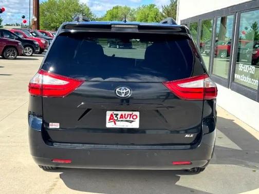 2019 Toyota Sienna XLE