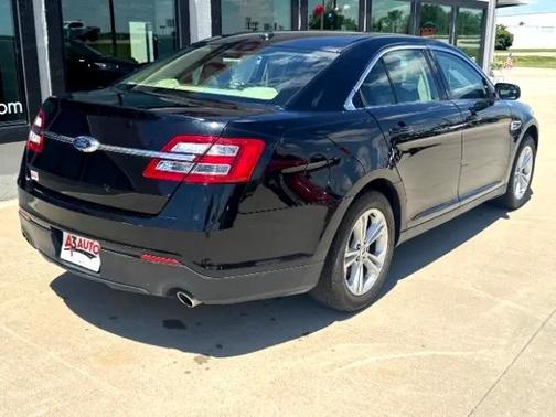 2018 Ford Taurus SE