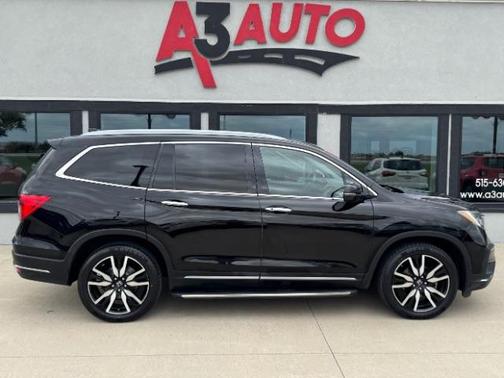 2019 Honda Pilot Touring 8-Passenger