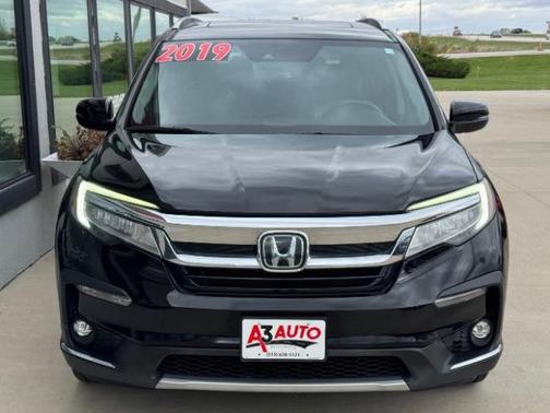 2019 Honda Pilot Touring 8-Passenger