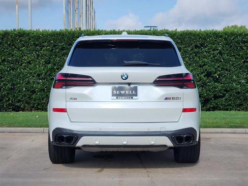 Mineral White Metallic 2025 BMW X5 M60i