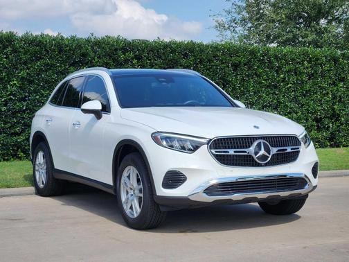Polar White 2026 Mercedes-Benz GLC 300 Base