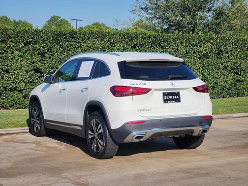 2025 Mercedes-Benz GLA 250 Base