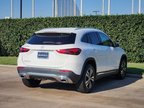 2025 Mercedes-Benz GLA 250 Base