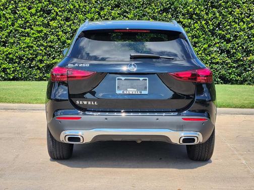 2025 Mercedes-Benz GLA 250 Base