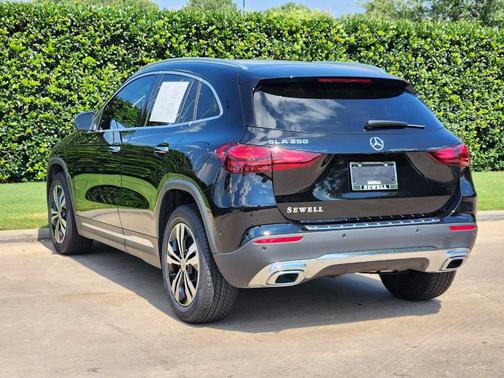 2025 Mercedes-Benz GLA 250 Base