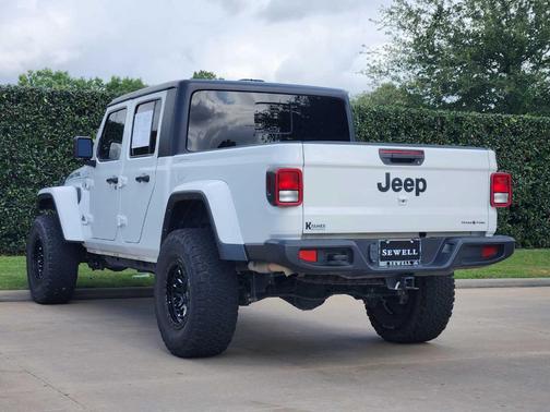 Bright White Clearcoat 2023 Jeep Gladiator Sport